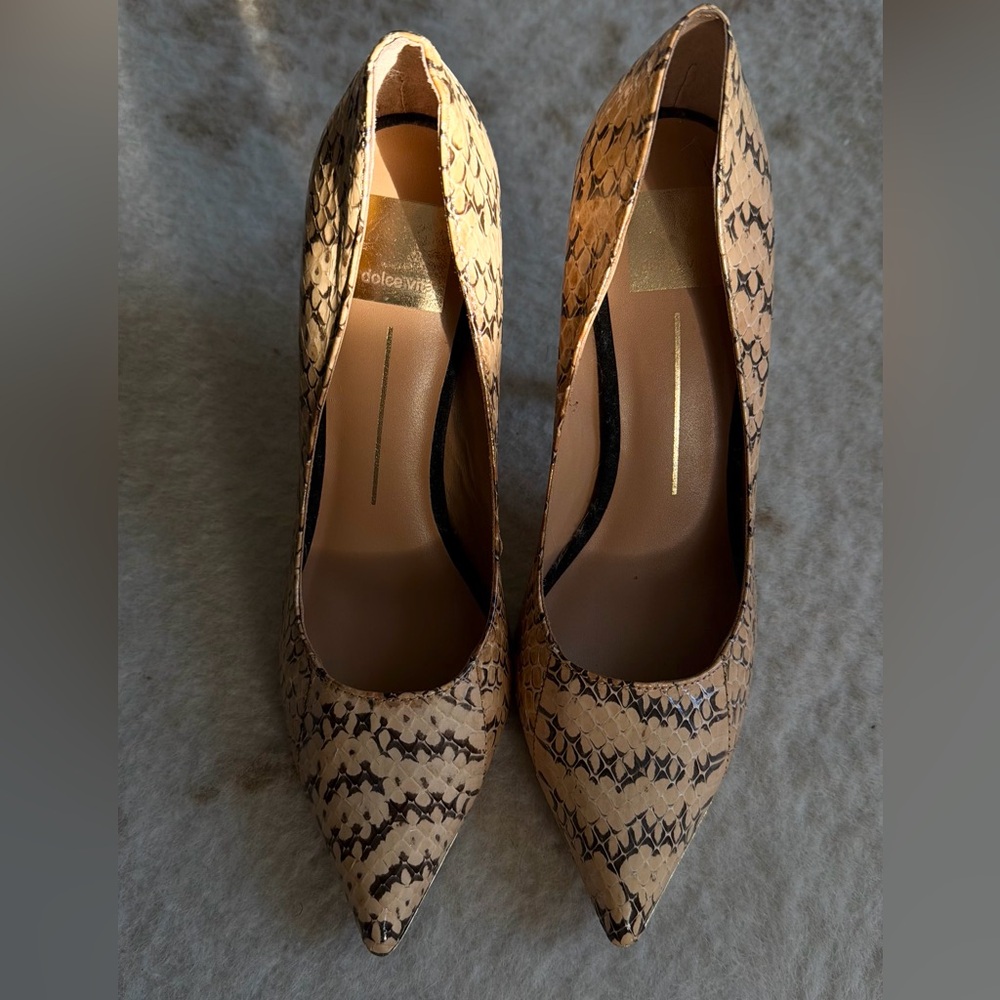 Dolce Vita Snakeskin Beige Tan Neutral Pumps | Size 8